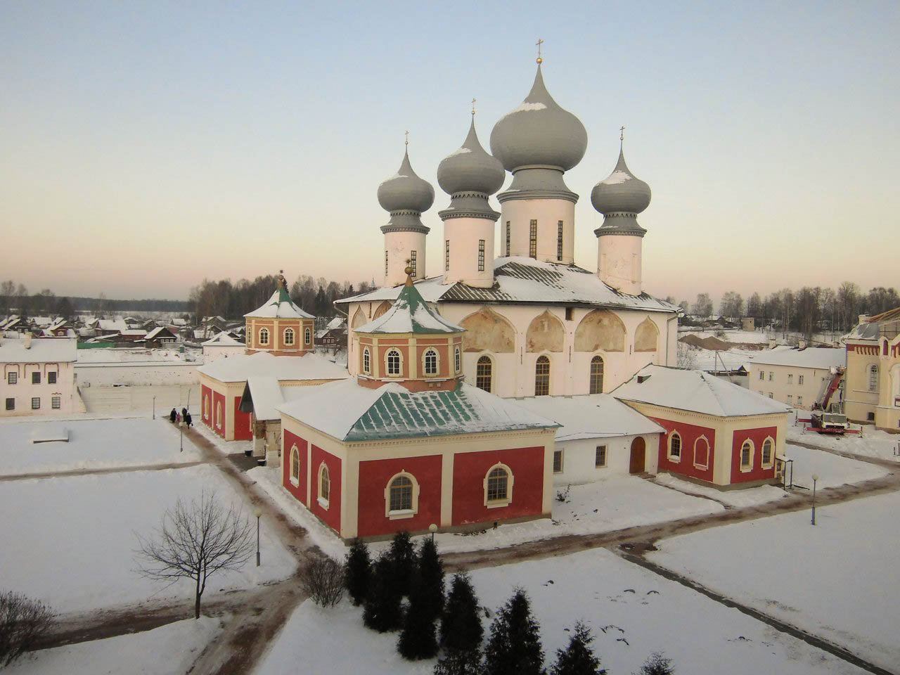Тихвинский монастырь Ленинградская область