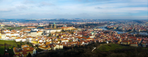 Вид на Прагу с Петршинской башни